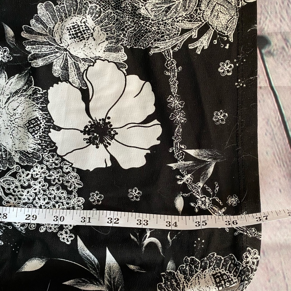 Tailor B. Moss Black and White Floral Dress - Picture 5 of 5